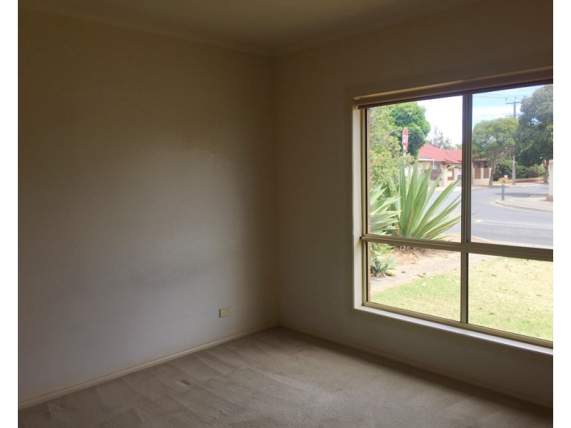 3 Windsor Avenue, Clovelly Park SA 5042