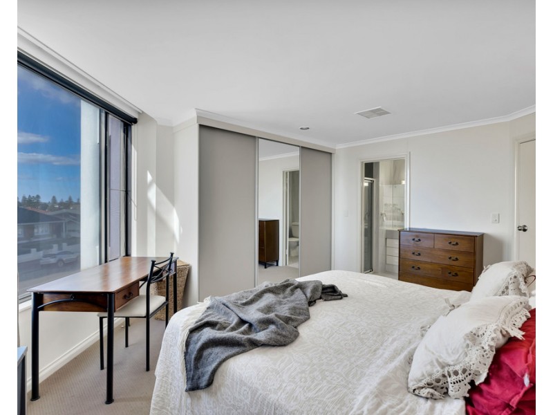 6/11-12 North Esplanade, Glenelg North SA 5045