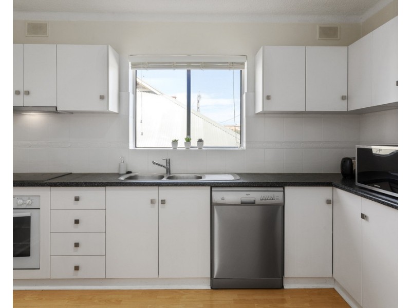 10/12 Moseley Street, Glenelg SA 5045