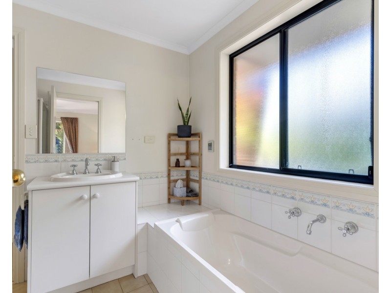 11 Duncan Crescent, Mount Barker SA 5251