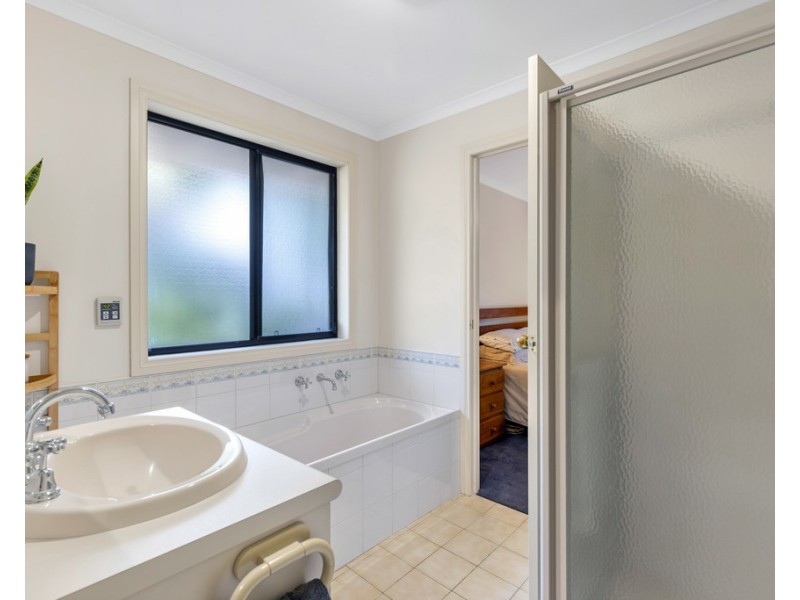 11 Duncan Crescent, Mount Barker SA 5251