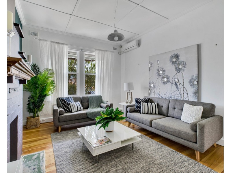 27 Findon Road, Woodville South SA 5011