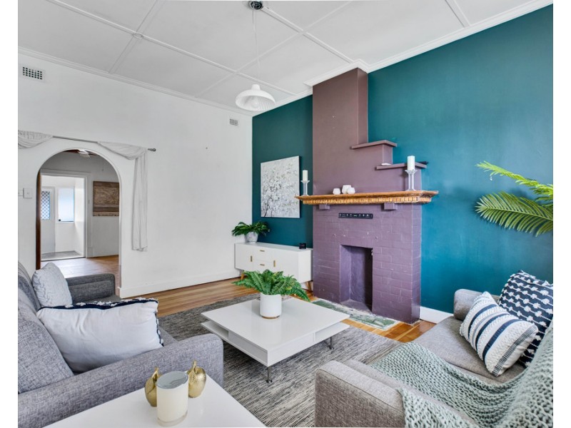 27 Findon Road, Woodville South SA 5011