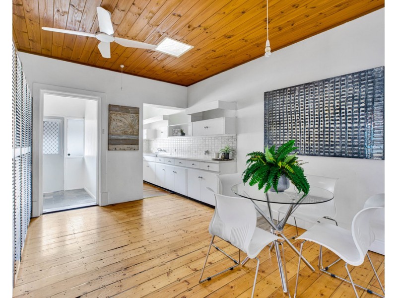 27 Findon Road, Woodville South SA 5011