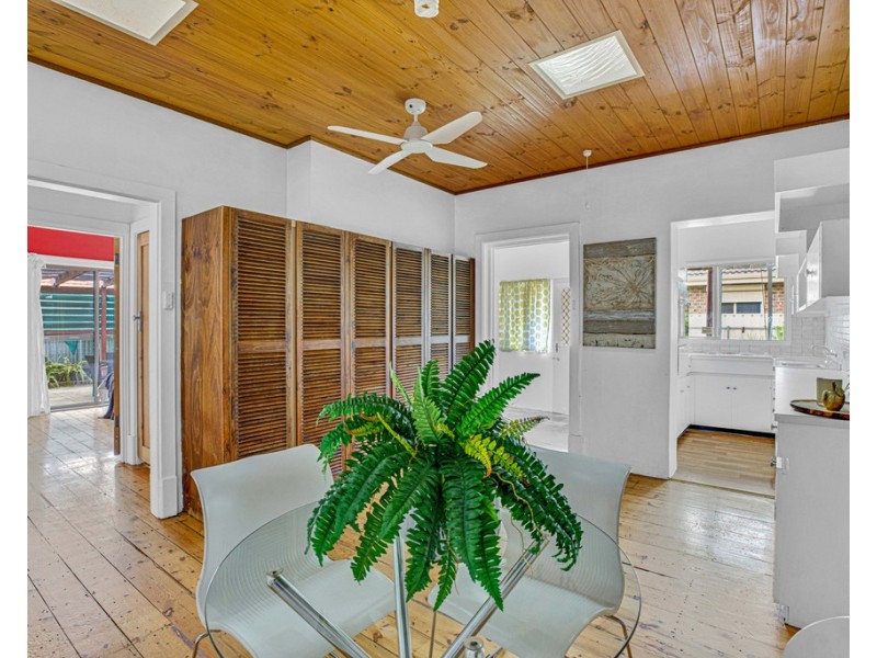 27 Findon Road, Woodville South SA 5011