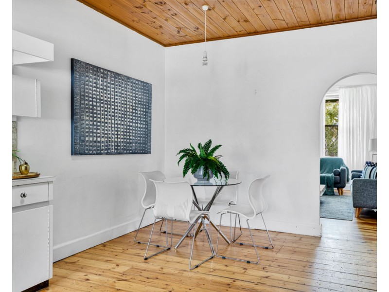 27 Findon Road, Woodville South SA 5011