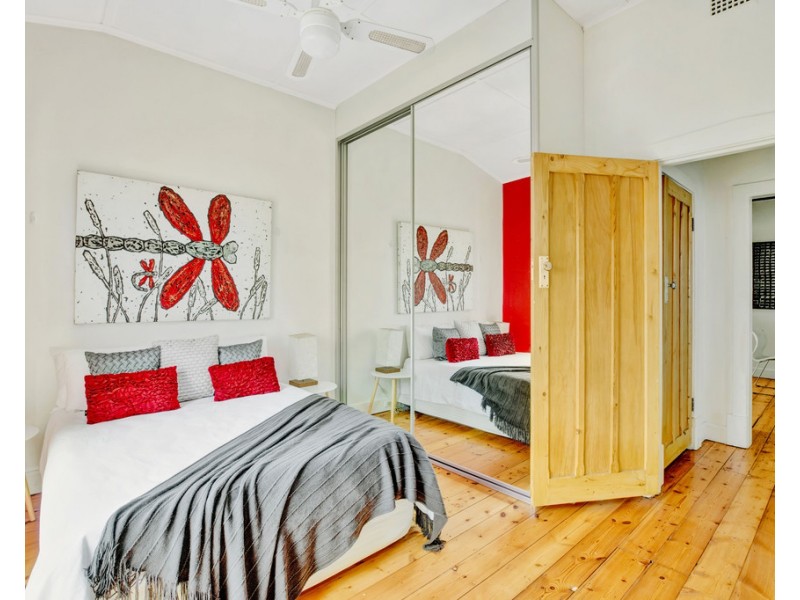 27 Findon Road, Woodville South SA 5011