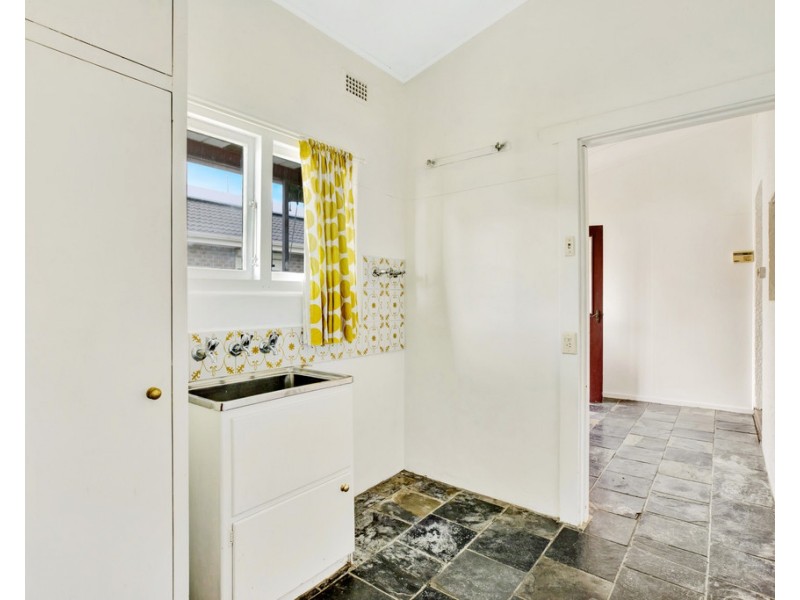 27 Findon Road, Woodville South SA 5011