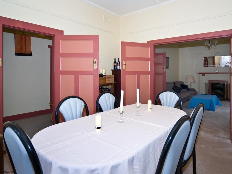 25 St Georges Avenue, Glandore SA 5037