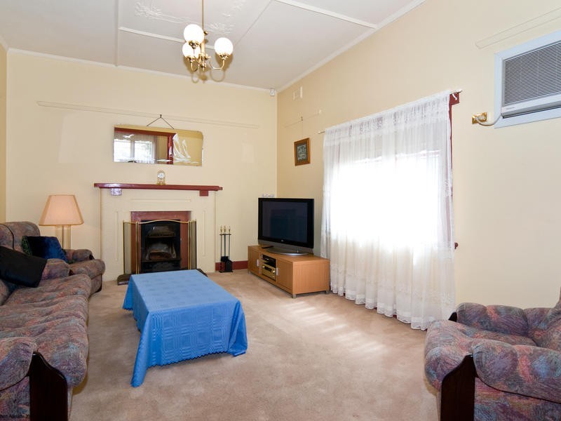 25 St Georges Avenue, Glandore SA 5037