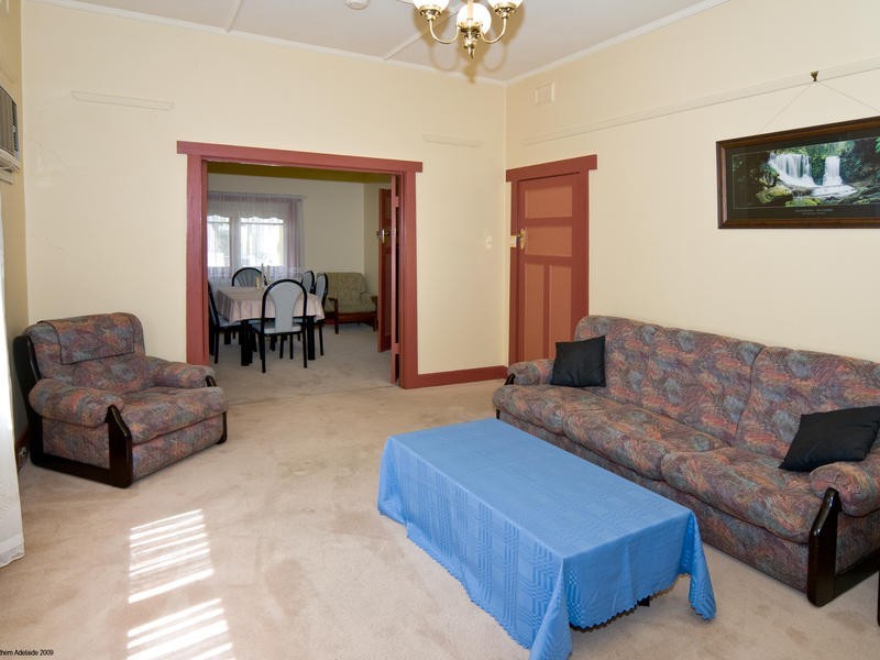 25 St Georges Avenue, Glandore SA 5037