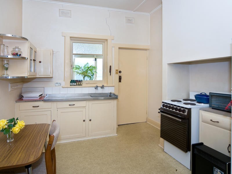 25 St Georges Avenue, Glandore SA 5037