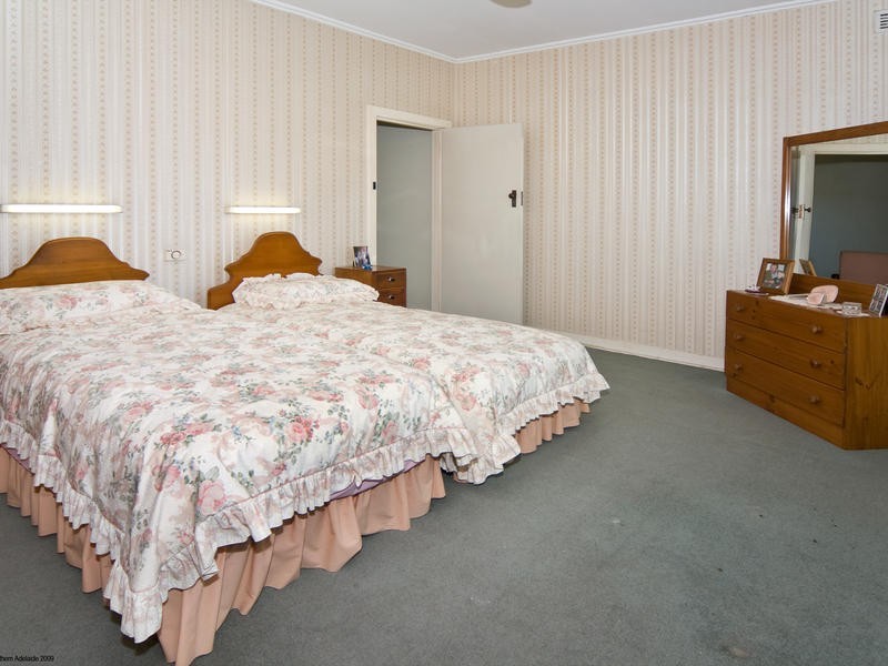 94 Raglan Avenue, South Plympton SA 5038