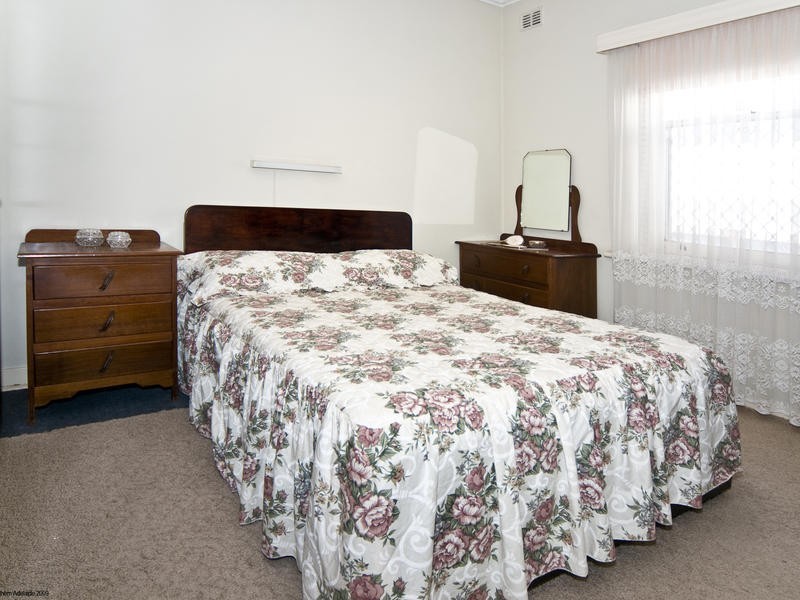 94 Raglan Avenue, South Plympton SA 5038