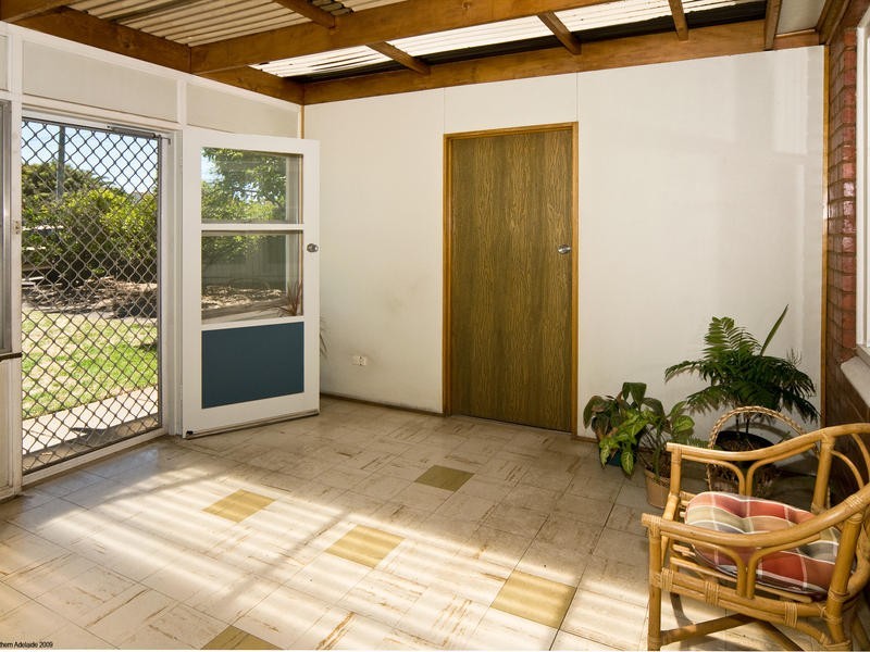 94 Raglan Avenue, South Plympton SA 5038