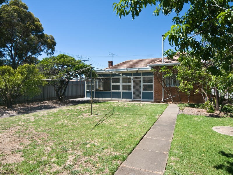 94 Raglan Avenue, South Plympton SA 5038