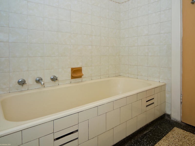 94 Raglan Avenue, South Plympton SA 5038