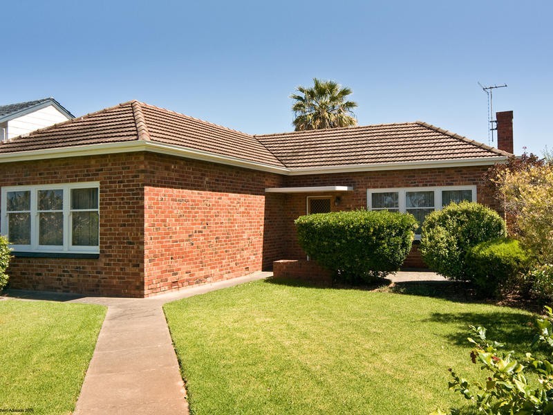 94 Raglan Avenue, South Plympton SA 5038