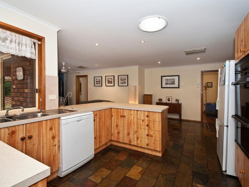 51 Quailo Avenue, Hallett Cove SA 5158