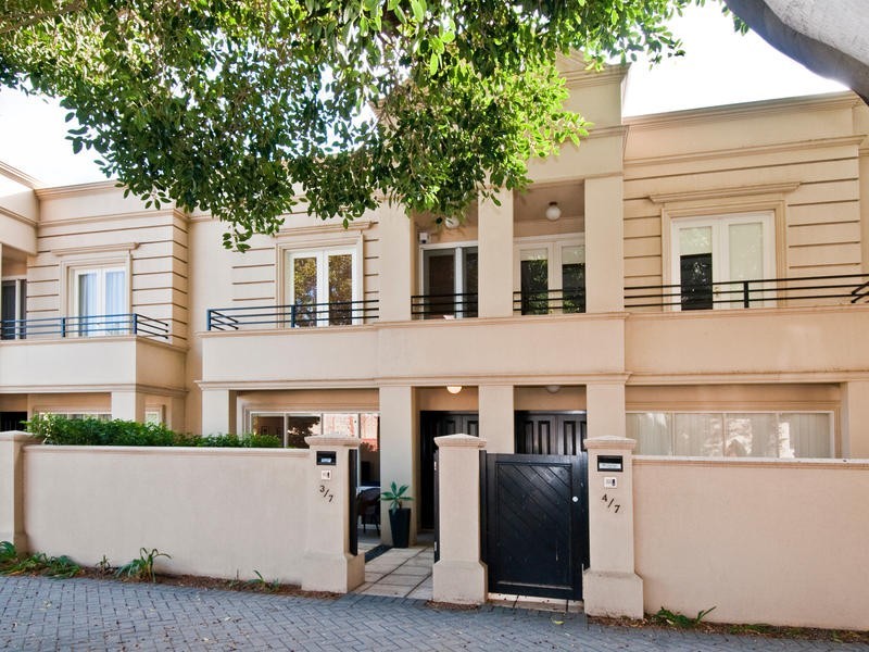 3/7 Torrens Square, Glenelg SA 5045