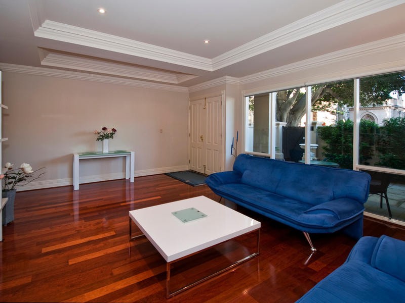 3/7 Torrens Square, Glenelg SA 5045