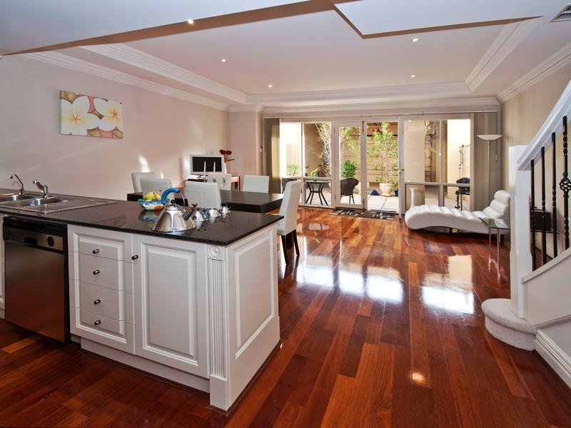 3/7 Torrens Square, Glenelg SA 5045