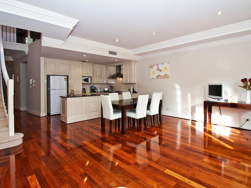 3/7 Torrens Square, Glenelg SA 5045