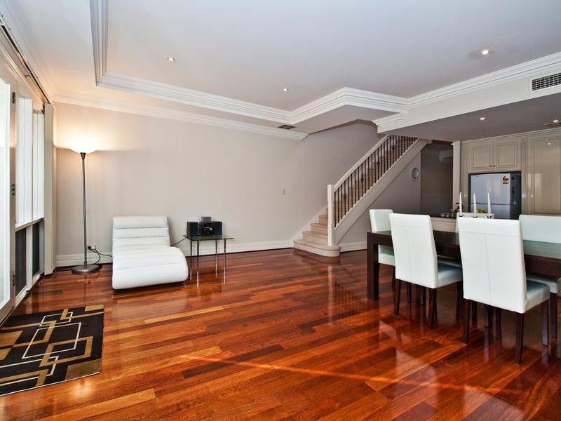 3/7 Torrens Square, Glenelg SA 5045