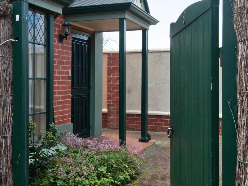 9/12 Old Tapleys Hill Road, Glenelg North SA 5045