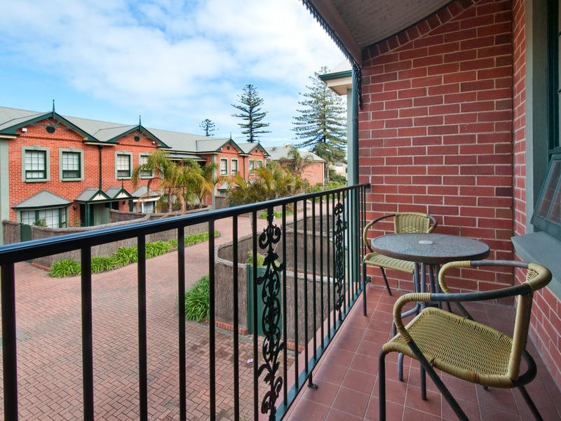 9/12 Old Tapleys Hill Road, Glenelg North SA 5045