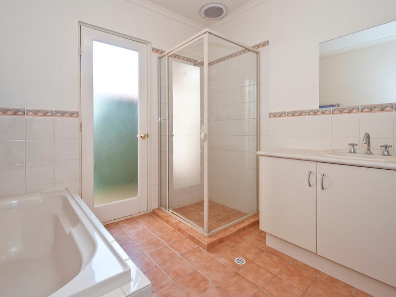 2 Orkney Avenue, Marion SA 5043