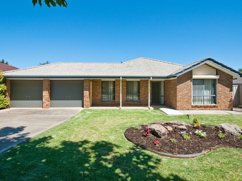 8 Young Street, Trott Park SA 5158