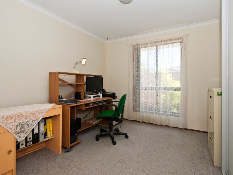 8 Young Street, Trott Park SA 5158