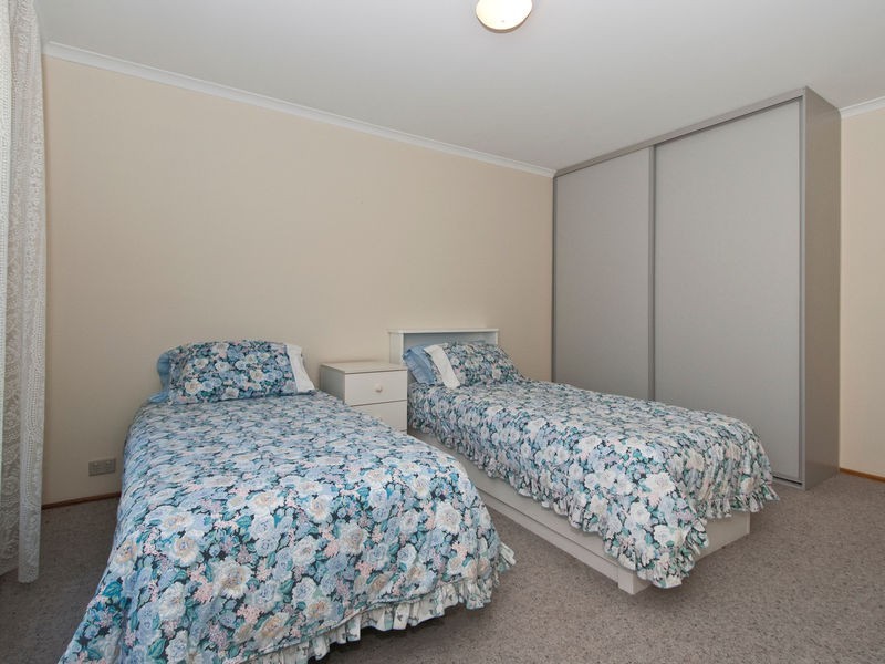 8 Young Street, Trott Park SA 5158