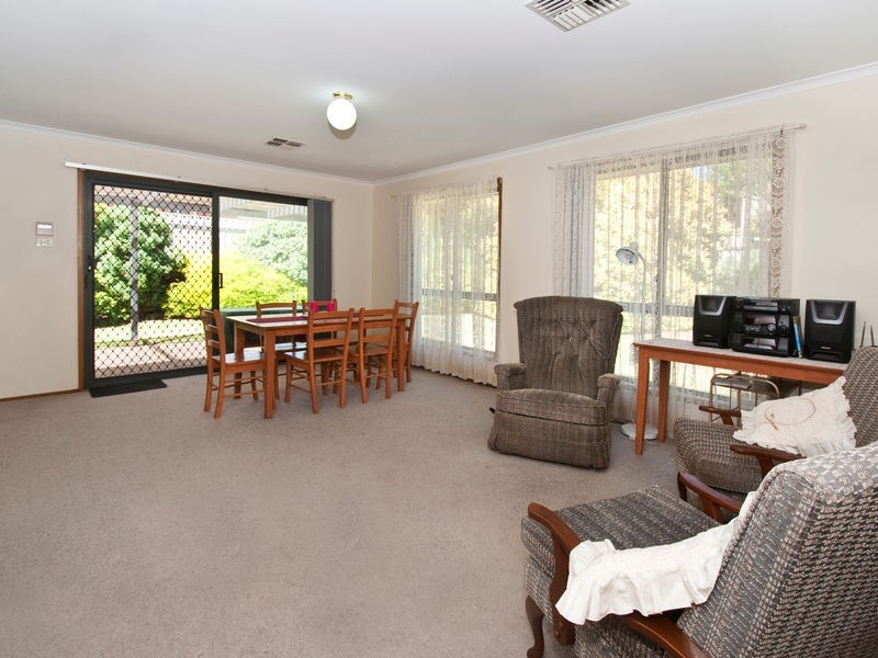 8 Young Street, Trott Park SA 5158