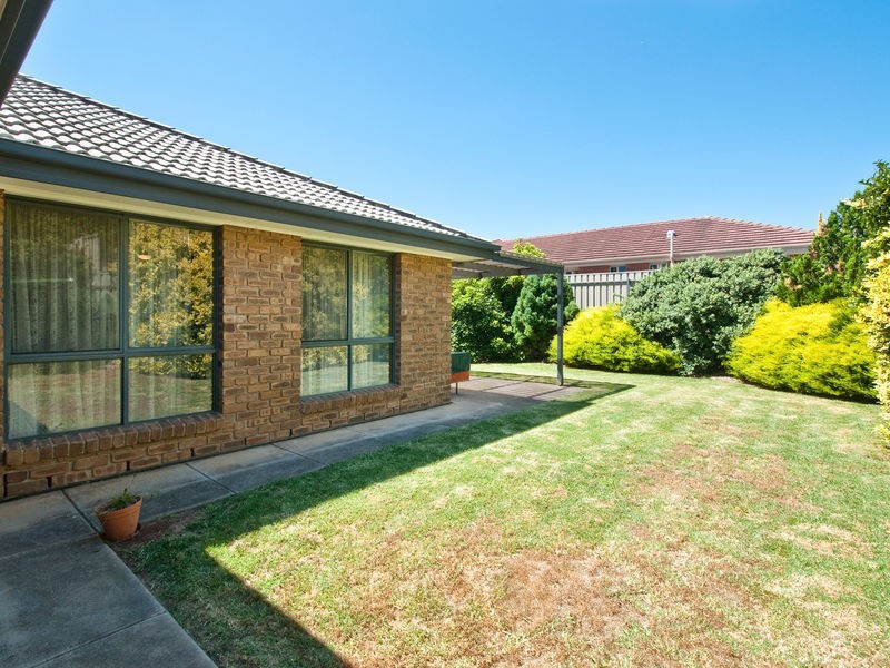 8 Young Street, Trott Park SA 5158