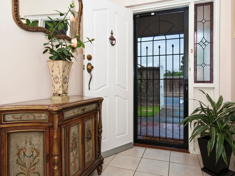 1A Churchill Avenue, Glandore SA 5037