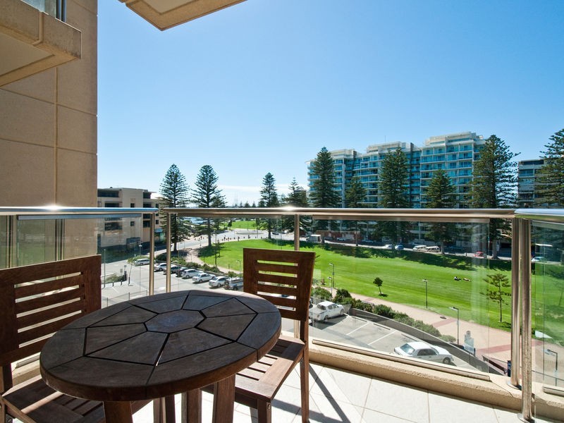 302/16 Holdfast Promenade, Glenelg SA 5045