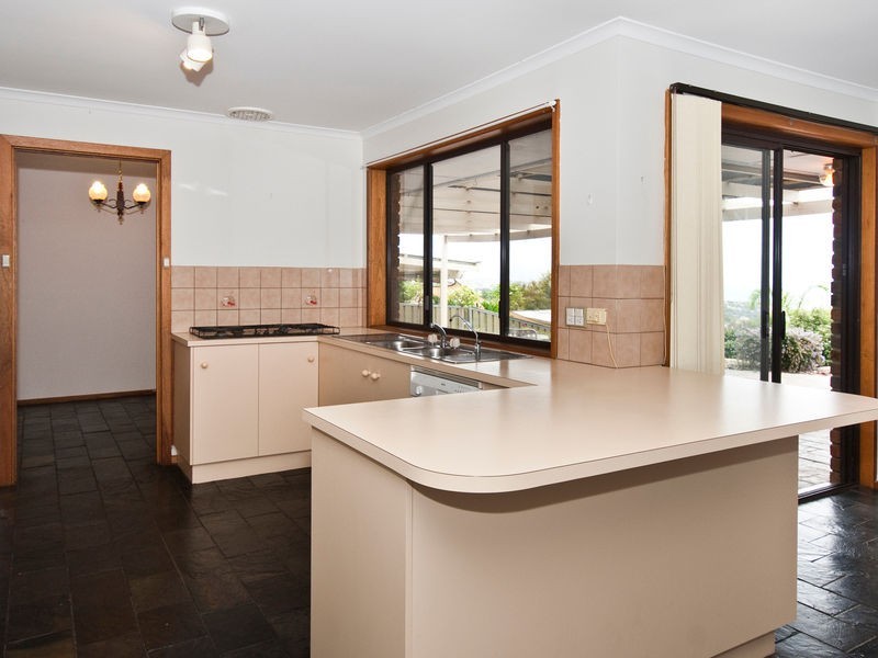 39 Kurrambi Crescent, Hallett Cove SA 5158