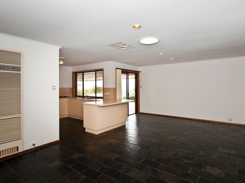 39 Kurrambi Crescent, Hallett Cove SA 5158