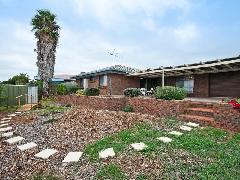 39 Kurrambi Crescent, Hallett Cove SA 5158
