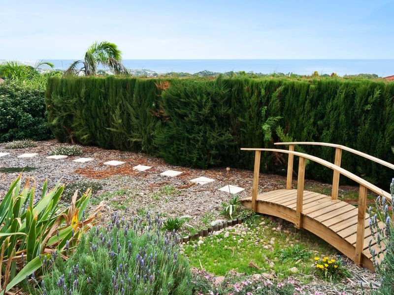39 Kurrambi Crescent, Hallett Cove SA 5158