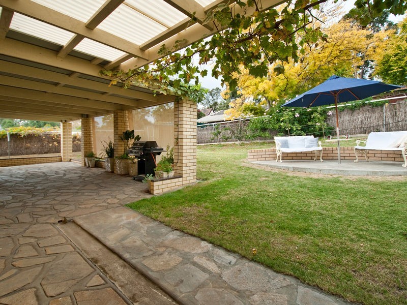 11 Fairlie Drive, Flagstaff Hill SA 5159