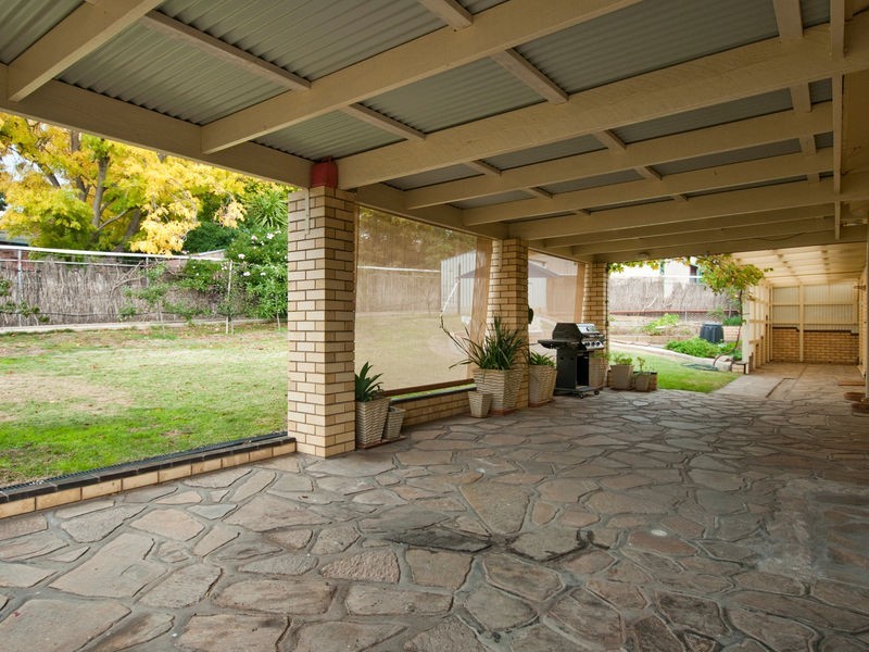 11 Fairlie Drive, Flagstaff Hill SA 5159
