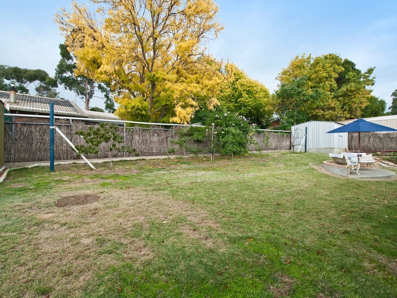 11 Fairlie Drive, Flagstaff Hill SA 5159