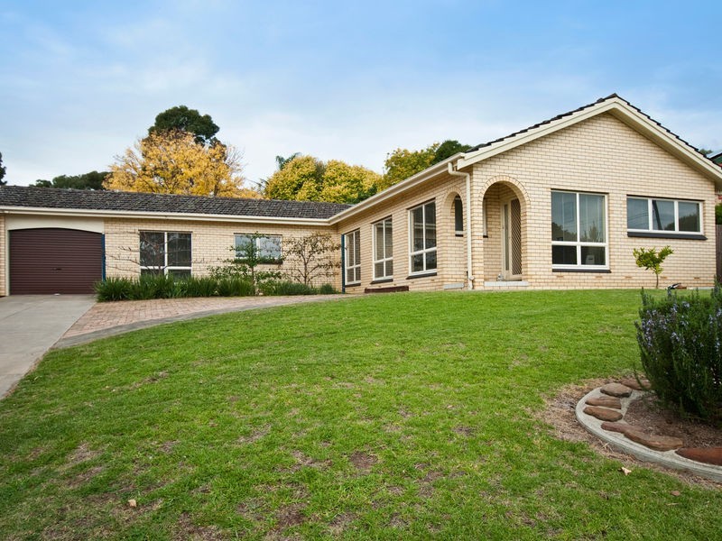 11 Fairlie Drive, Flagstaff Hill SA 5159