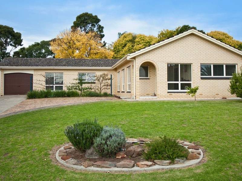 11 Fairlie Drive, Flagstaff Hill SA 5159