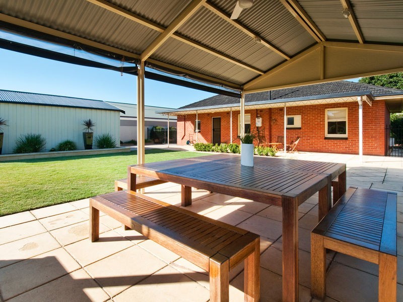 15 Waterhouse Road, South Plympton SA 5038