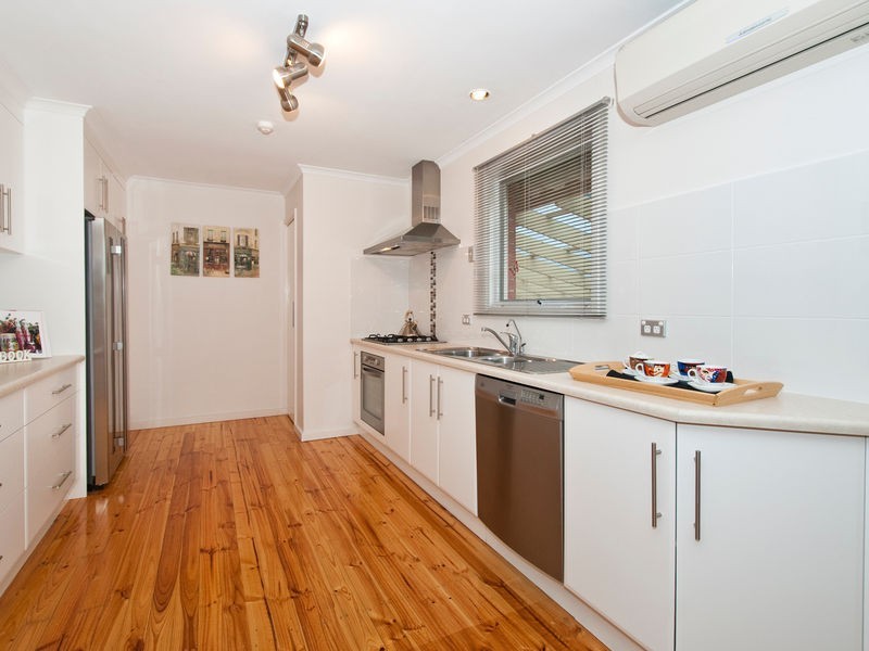 16 Pennant Street, Aberfoyle Park SA 5159