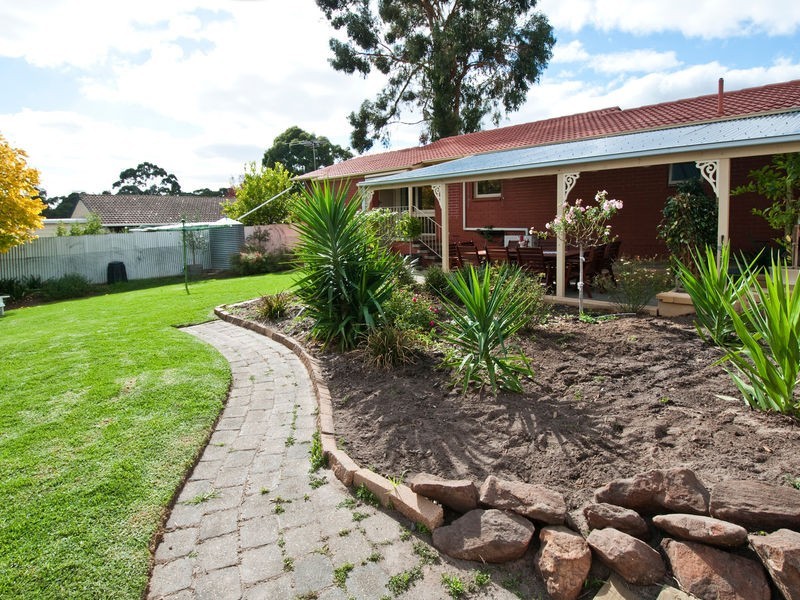 16 Pennant Street, Aberfoyle Park SA 5159